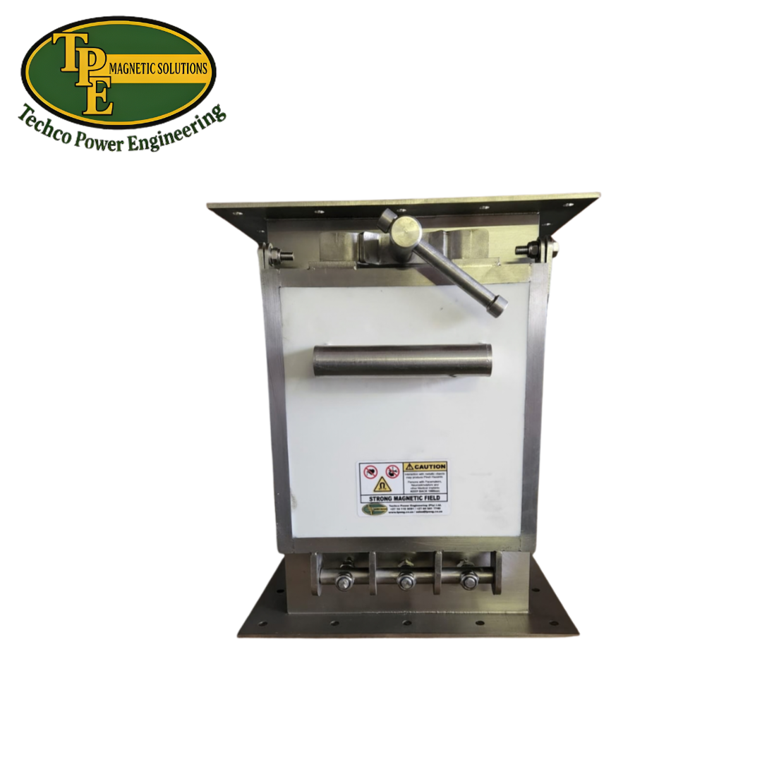 Door type magnet for square chute